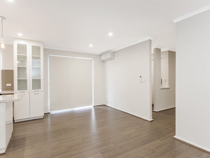 1/142 Robert Street, Como WA 6152