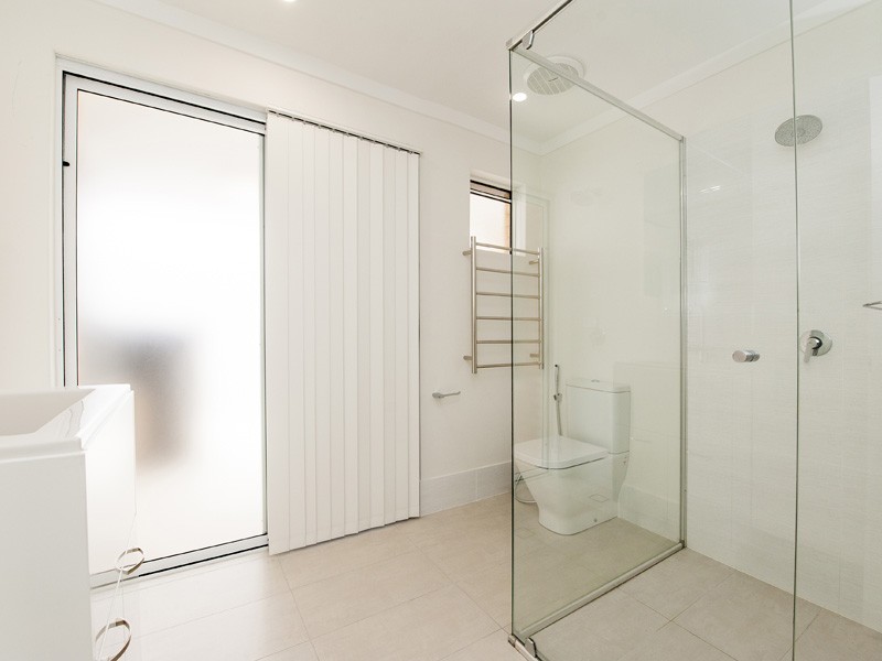 1/142 Robert Street, Como WA 6152