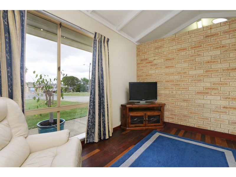 5 Harvey Close, Gosnells WA 6110