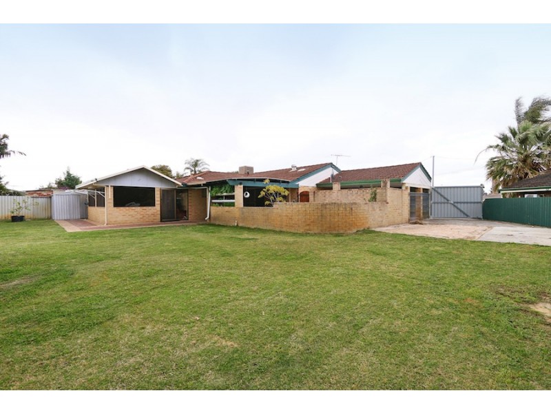 5 Harvey Close, Gosnells WA 6110
