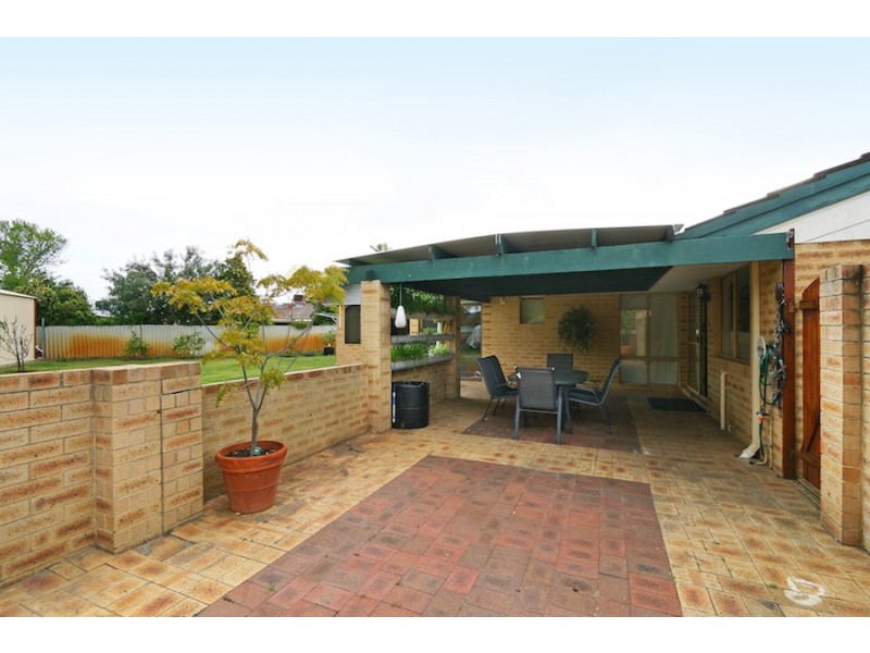 5 Harvey Close, Gosnells WA 6110