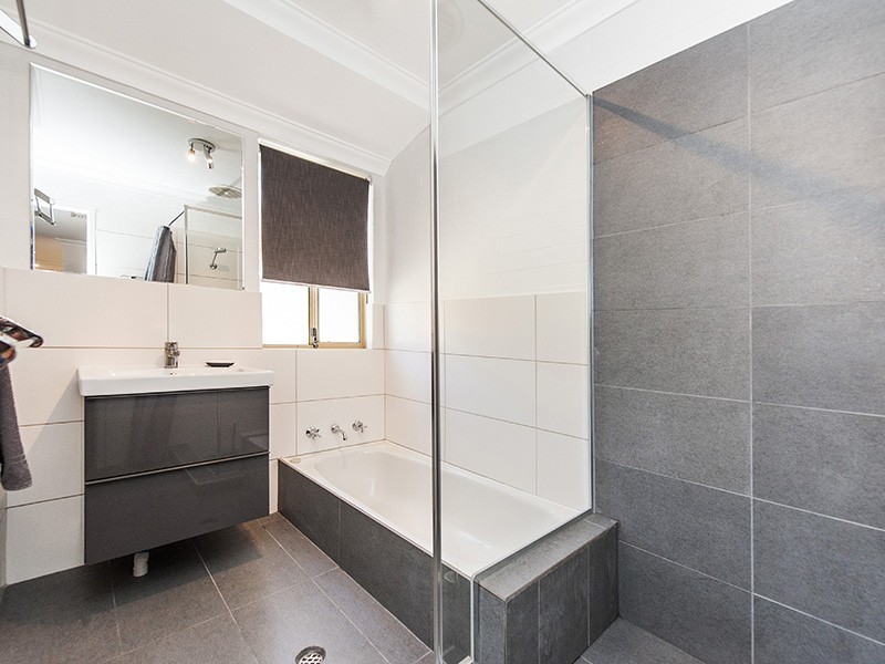 34 Bibra Drive, Bibra Lake WA 6163