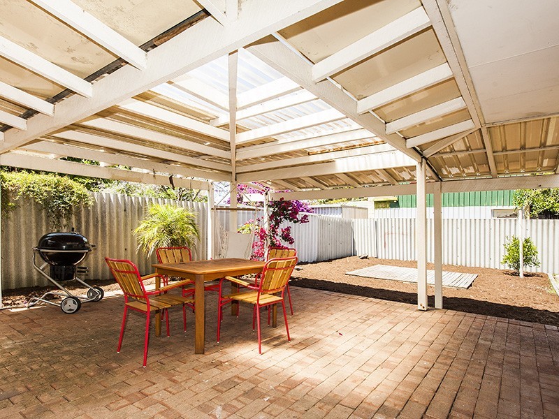 34 Bibra Drive, Bibra Lake WA 6163