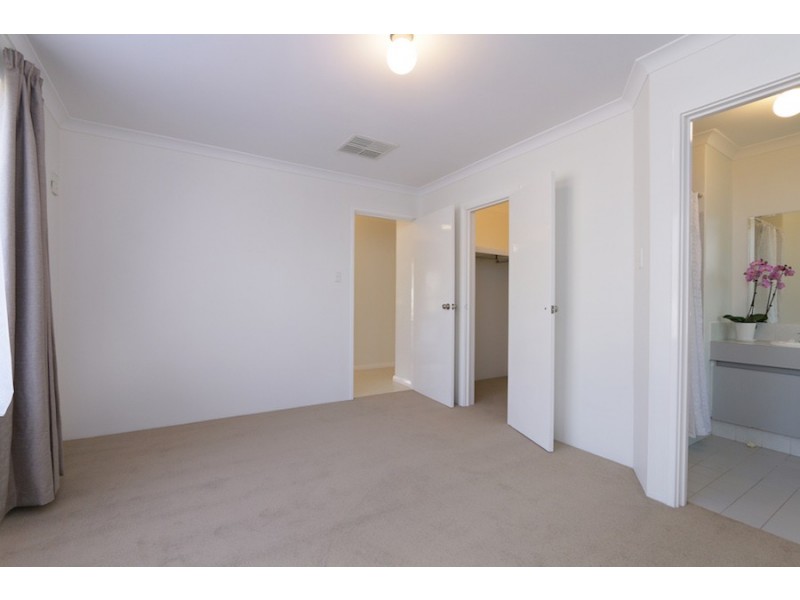 12 Devitt Grove, Parmelia WA 6167