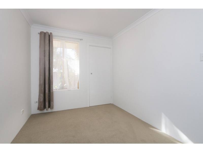 12 Devitt Grove, Parmelia WA 6167