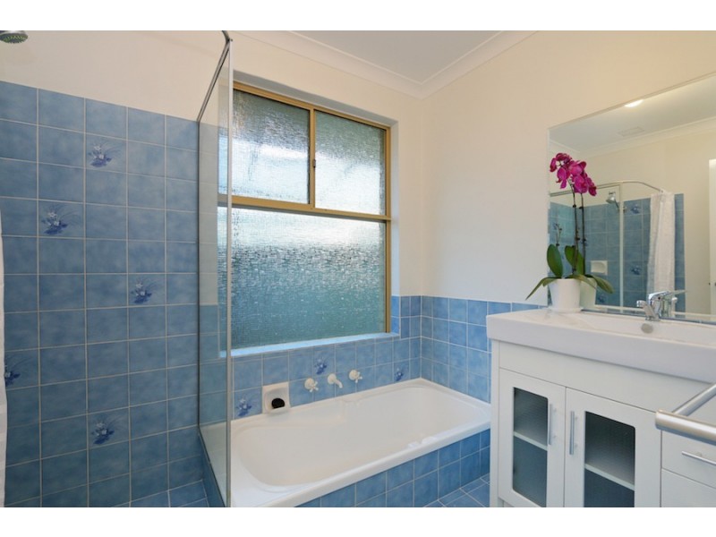 12 Devitt Grove, Parmelia WA 6167