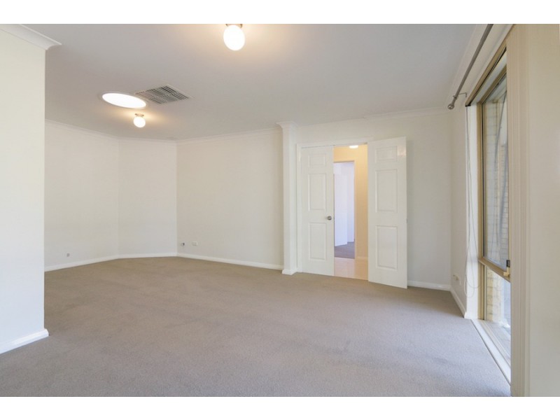 12 Devitt Grove, Parmelia WA 6167