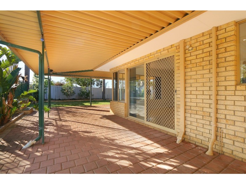 12 Devitt Grove, Parmelia WA 6167