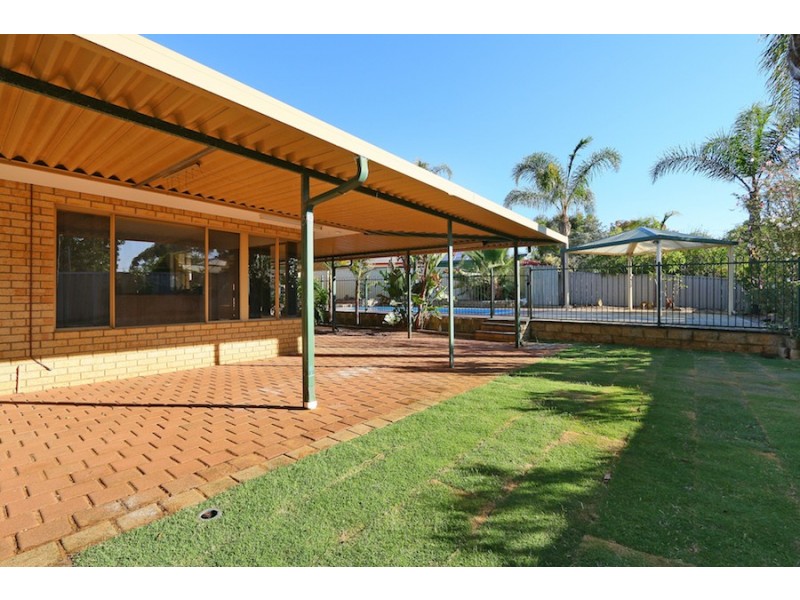 12 Devitt Grove, Parmelia WA 6167