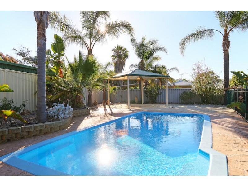 12 Devitt Grove, Parmelia WA 6167