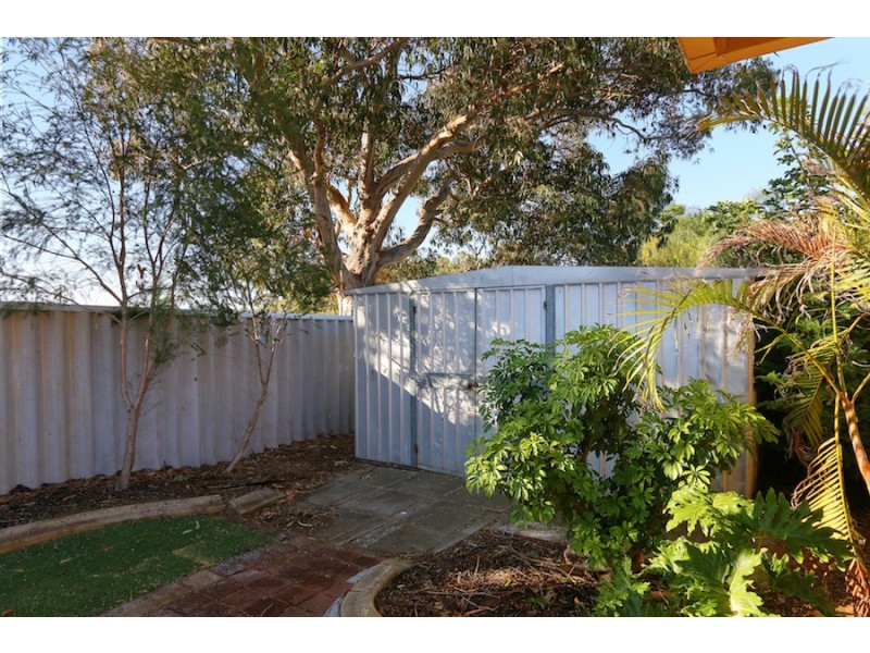 12 Devitt Grove, Parmelia WA 6167