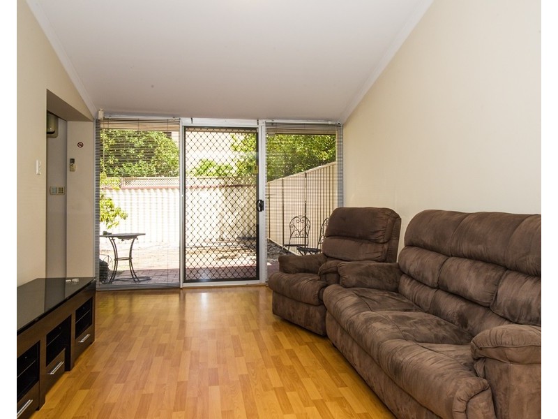 4/24 Melinga Court, Karawara WA 6152