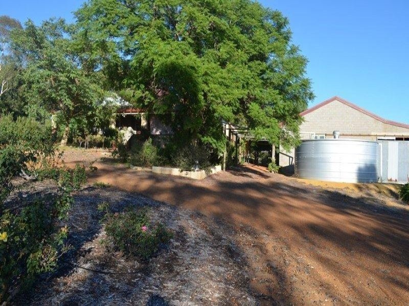 36 Hart Drive, Chittering WA 6084