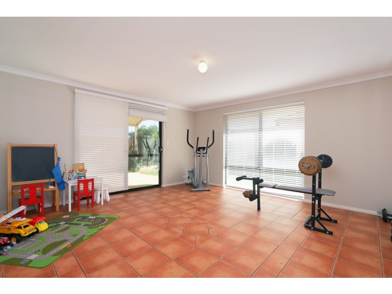 85 Manchester Drive, Hocking WA 6065