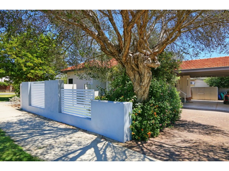 20 Edgecumbe Street, Como WA 6152