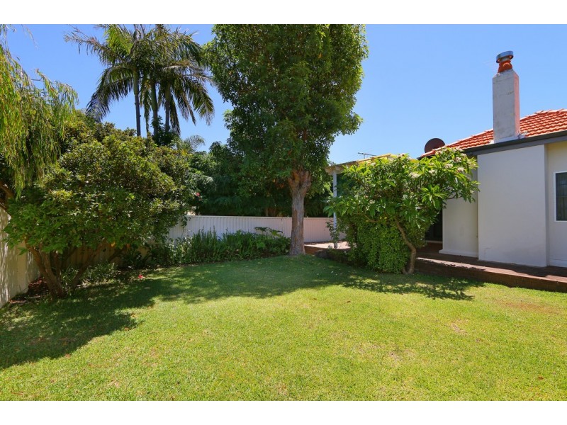 20 Edgecumbe Street, Como WA 6152