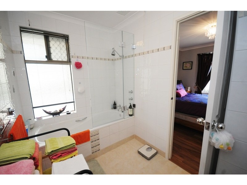 90 Natham Square, Swan View WA 6056