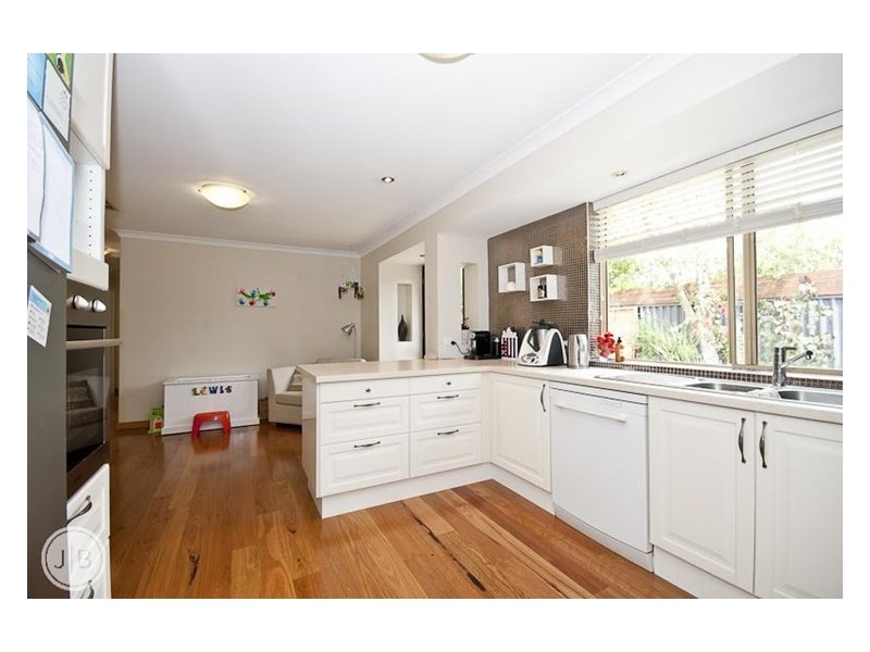 39B Cloister Ave, Manning WA 6152