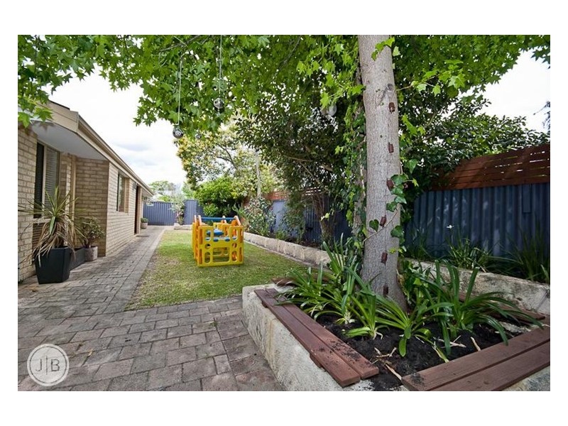 39B Cloister Ave, Manning WA 6152