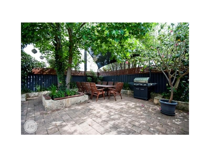 39B Cloister Ave, Manning WA 6152