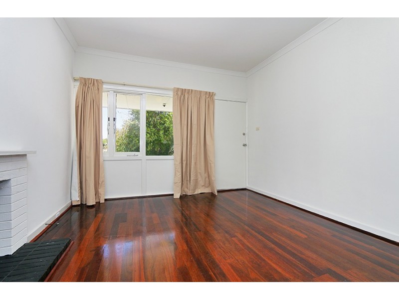 20 Hargreaves Rd, Coolbellup WA 6163