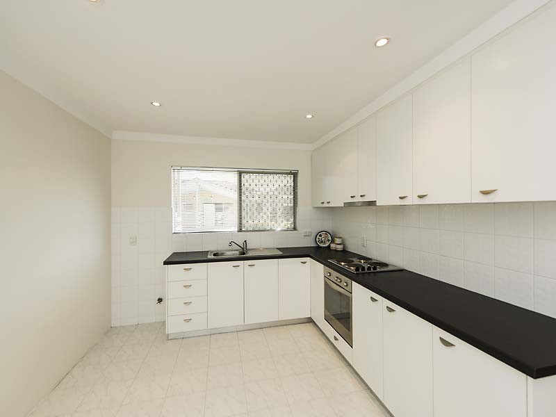 8/80 Clydesdale Street, Como WA 6152