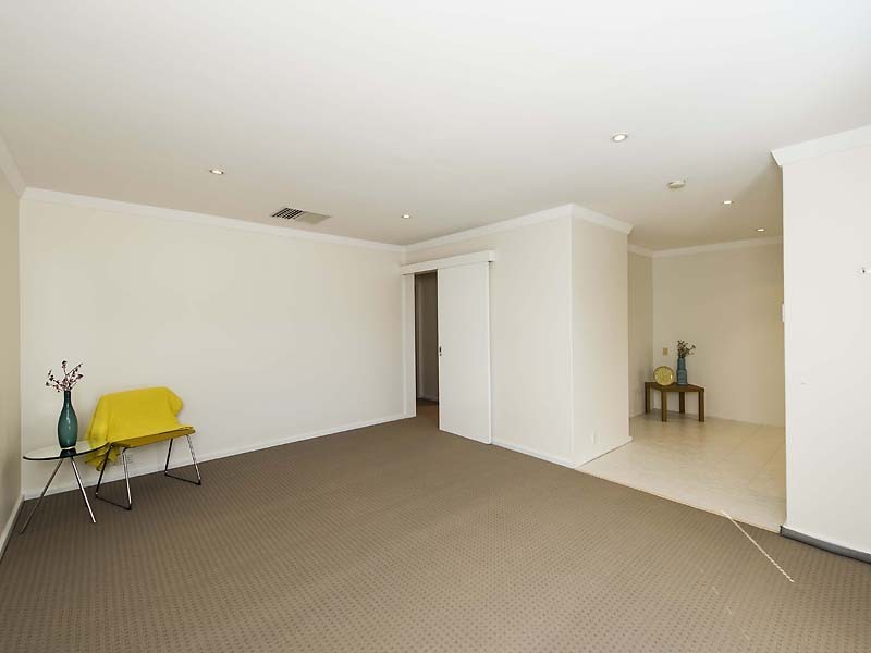 8/80 Clydesdale Street, Como WA 6152