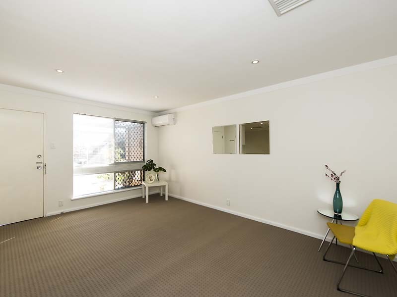 8/80 Clydesdale Street, Como WA 6152