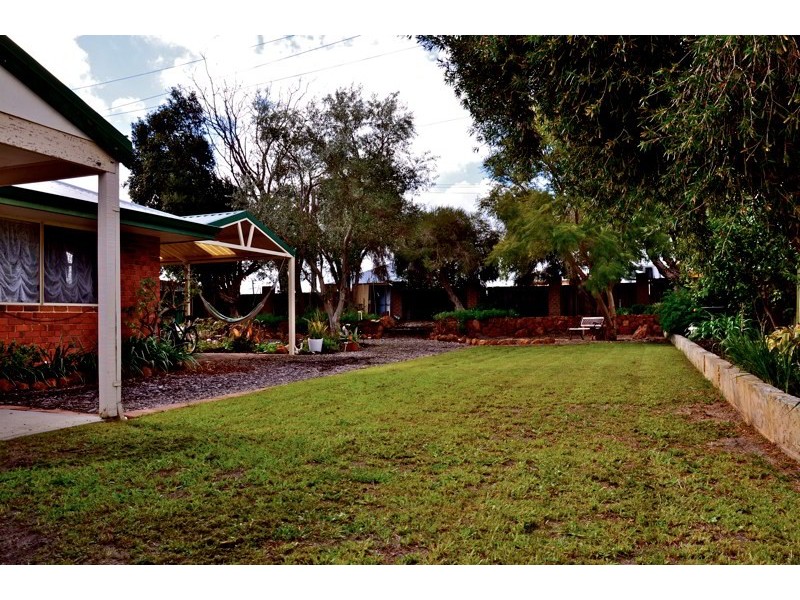 17 Koongee Cross, High Wycombe WA 6057