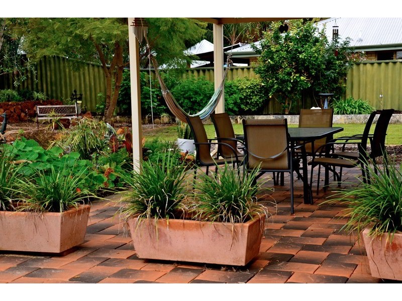 17 Koongee Cross, High Wycombe WA 6057