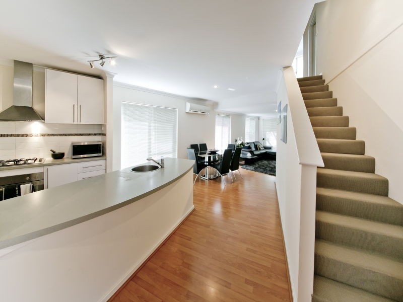 4D Salisbury, Rivervale WA 6103