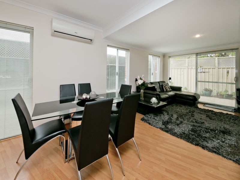 4D Salisbury, Rivervale WA 6103
