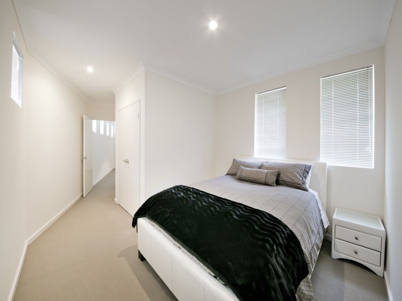4D Salisbury, Rivervale WA 6103