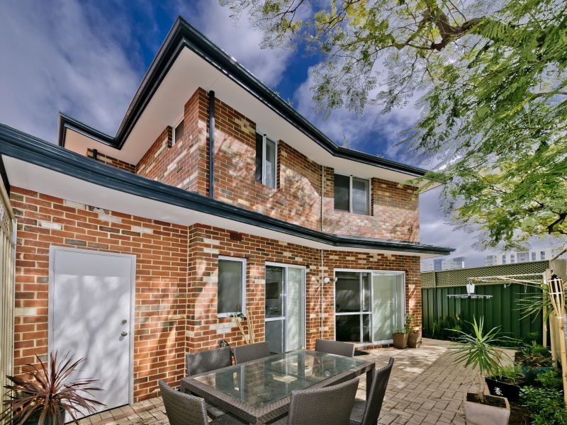 4D Salisbury, Rivervale WA 6103