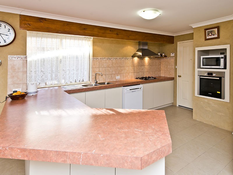 10 Rodena Way, Canning Vale WA 6155