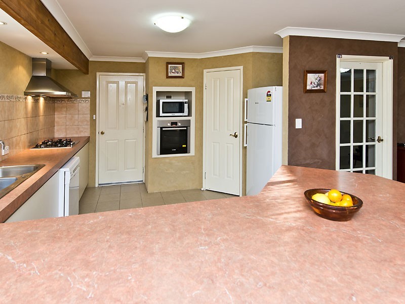 10 Rodena Way, Canning Vale WA 6155