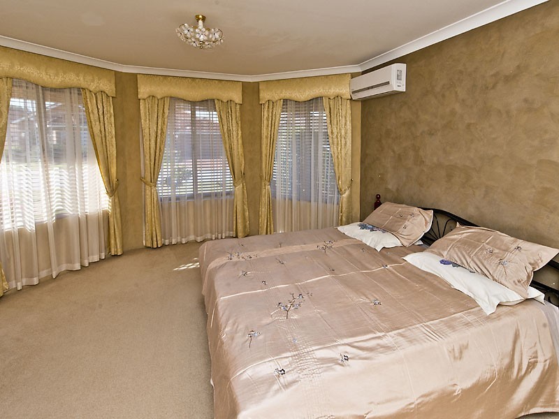 10 Rodena Way, Canning Vale WA 6155