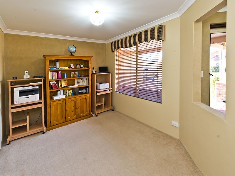 10 Rodena Way, Canning Vale WA 6155