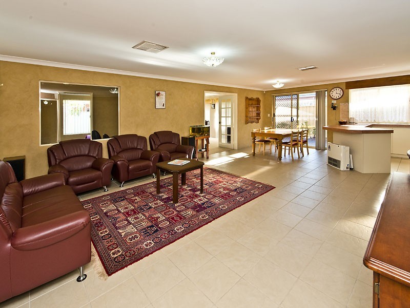 10 Rodena Way, Canning Vale WA 6155
