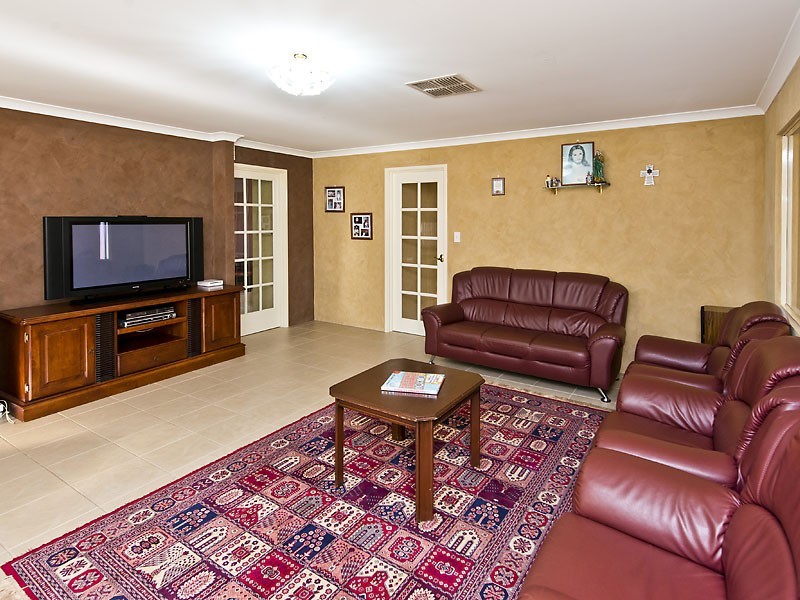 10 Rodena Way, Canning Vale WA 6155