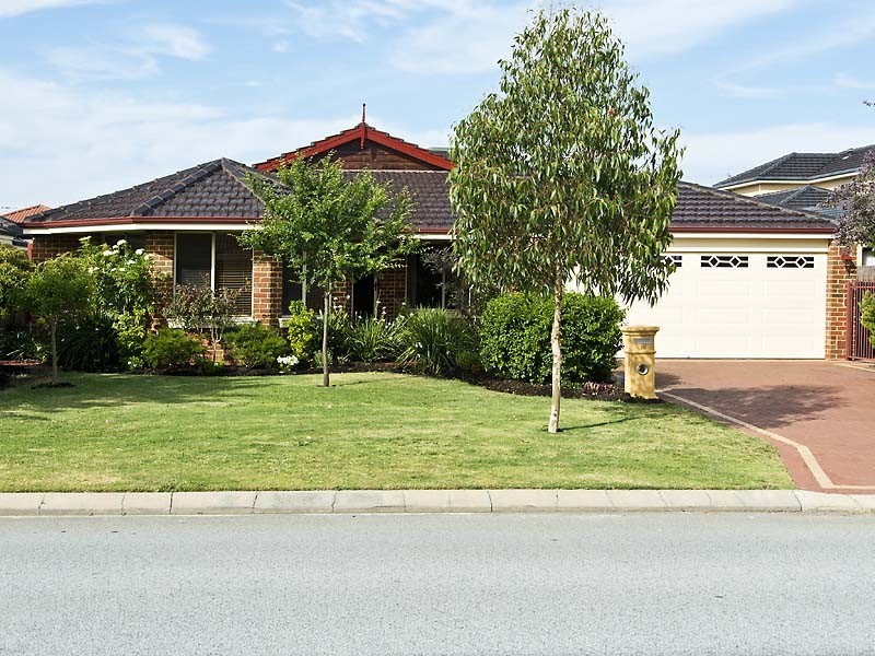 16 Comrie, Canning Vale WA 6155