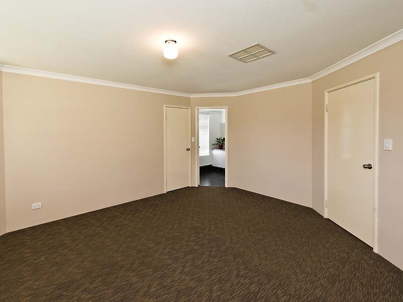 16 Comrie, Canning Vale WA 6155