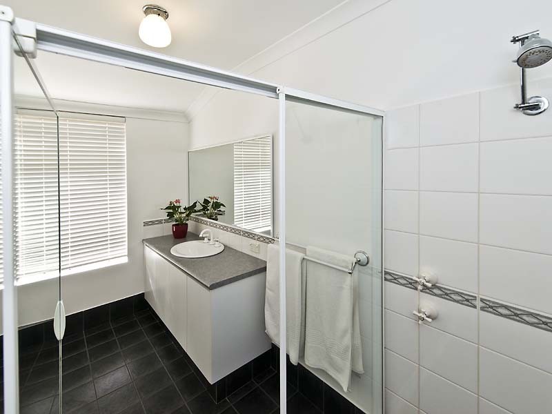 16 Comrie, Canning Vale WA 6155