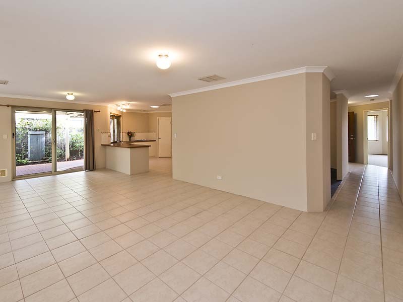 16 Comrie, Canning Vale WA 6155