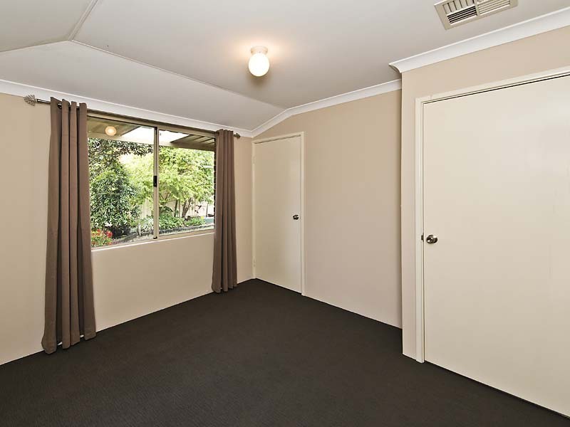 16 Comrie, Canning Vale WA 6155