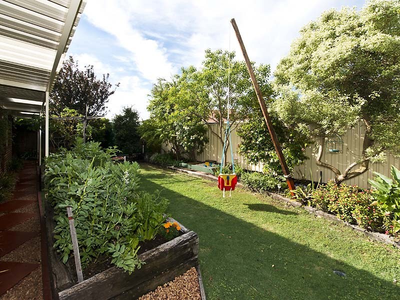 16 Comrie, Canning Vale WA 6155