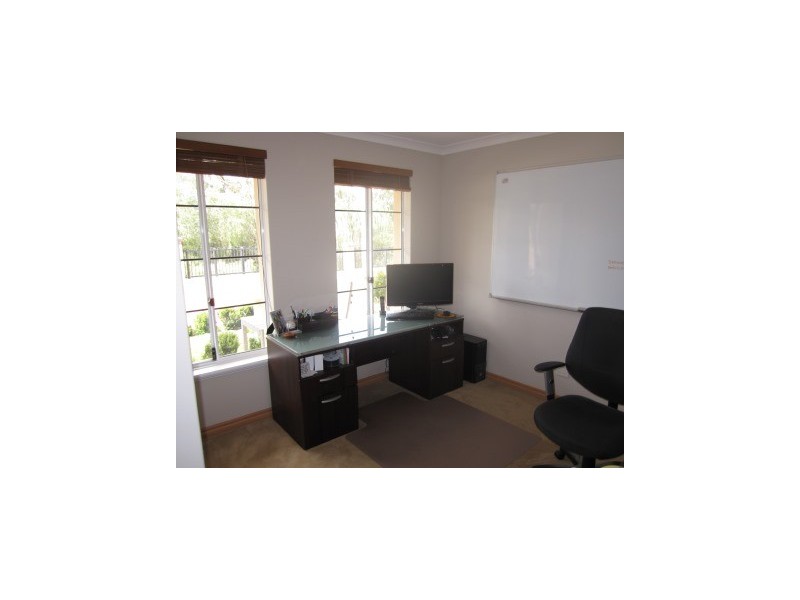 2/15 McKimmie, Embleton WA 6062