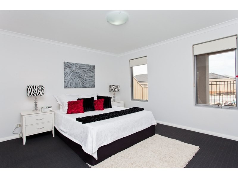 20 Weetman Road, Hammond Park WA 6164