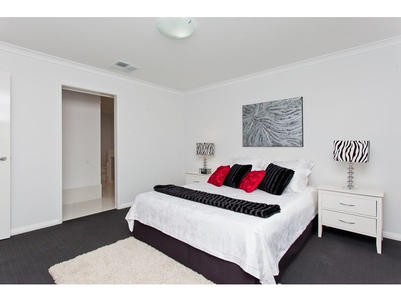 20 Weetman Road, Hammond Park WA 6164