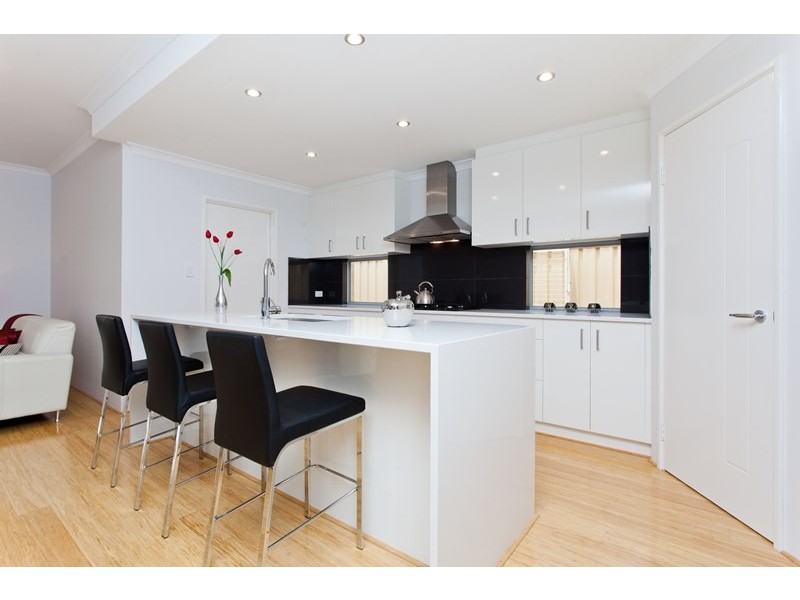 20 Weetman Road, Hammond Park WA 6164